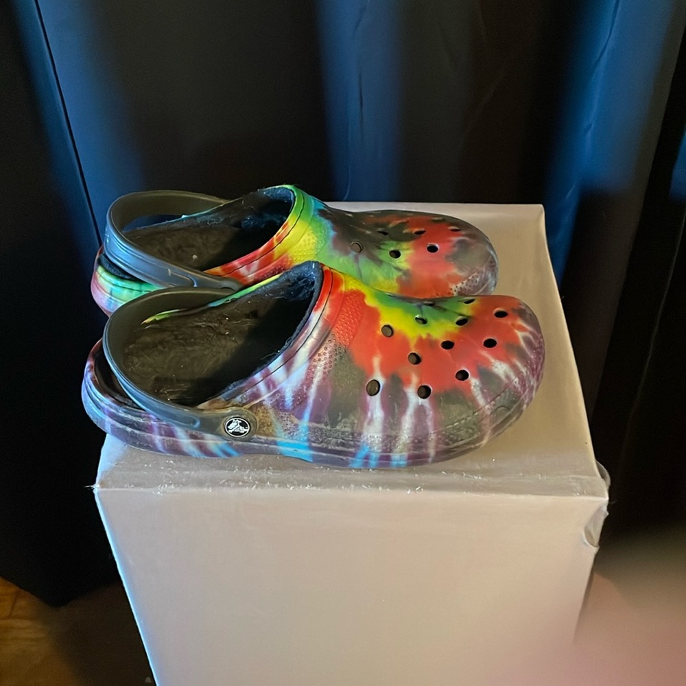 Crocs, men’s or women’s